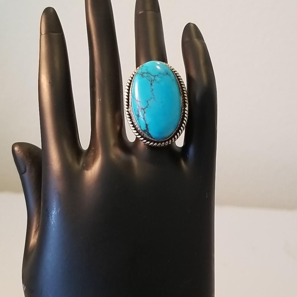 CLASSY RING NWOT - Picture 4 of 12